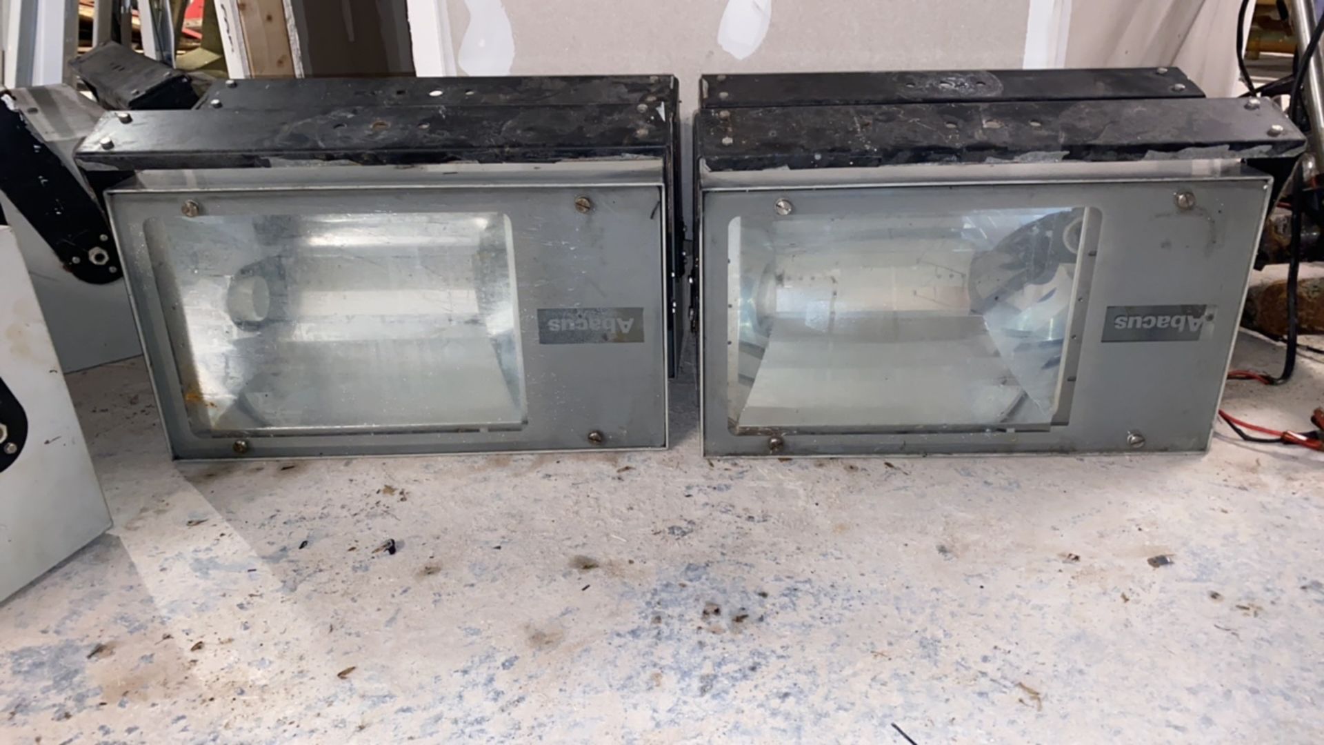 Abacus Outdoor Light X2