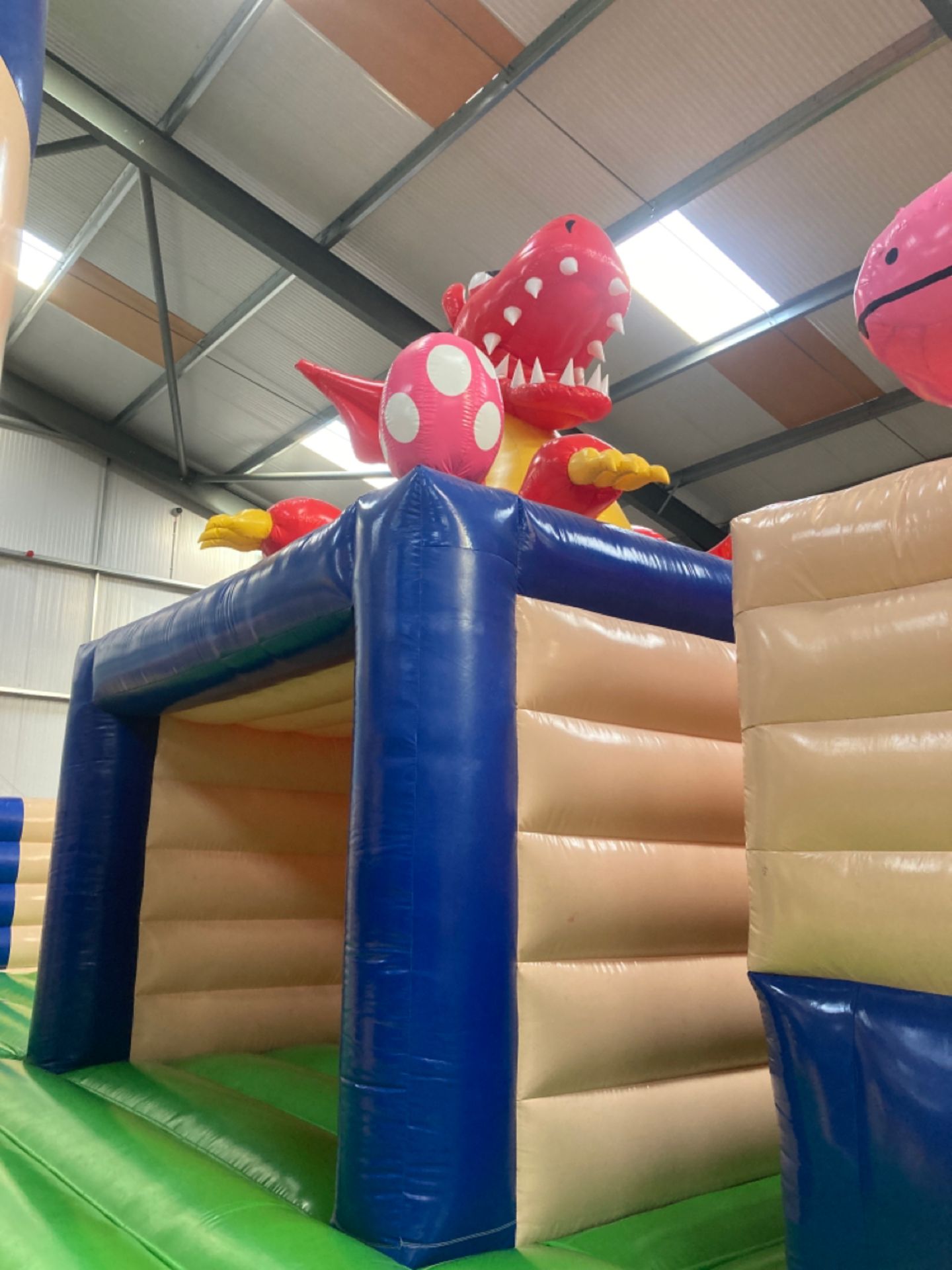 Inflatable bouncy castle - Image 14 of 22