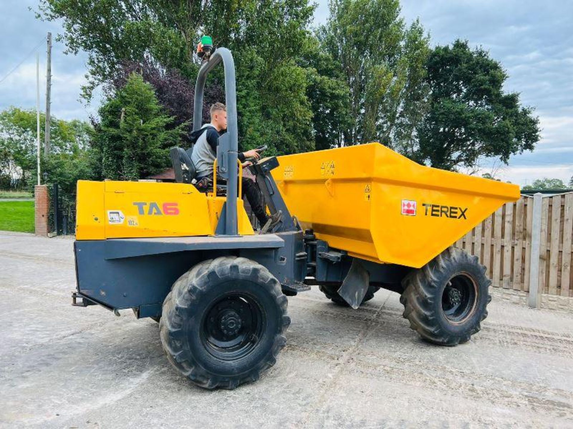 Terex Ta6 4wd Dumper * Year 2014 * C/W Role Bar - Image 8 of 12