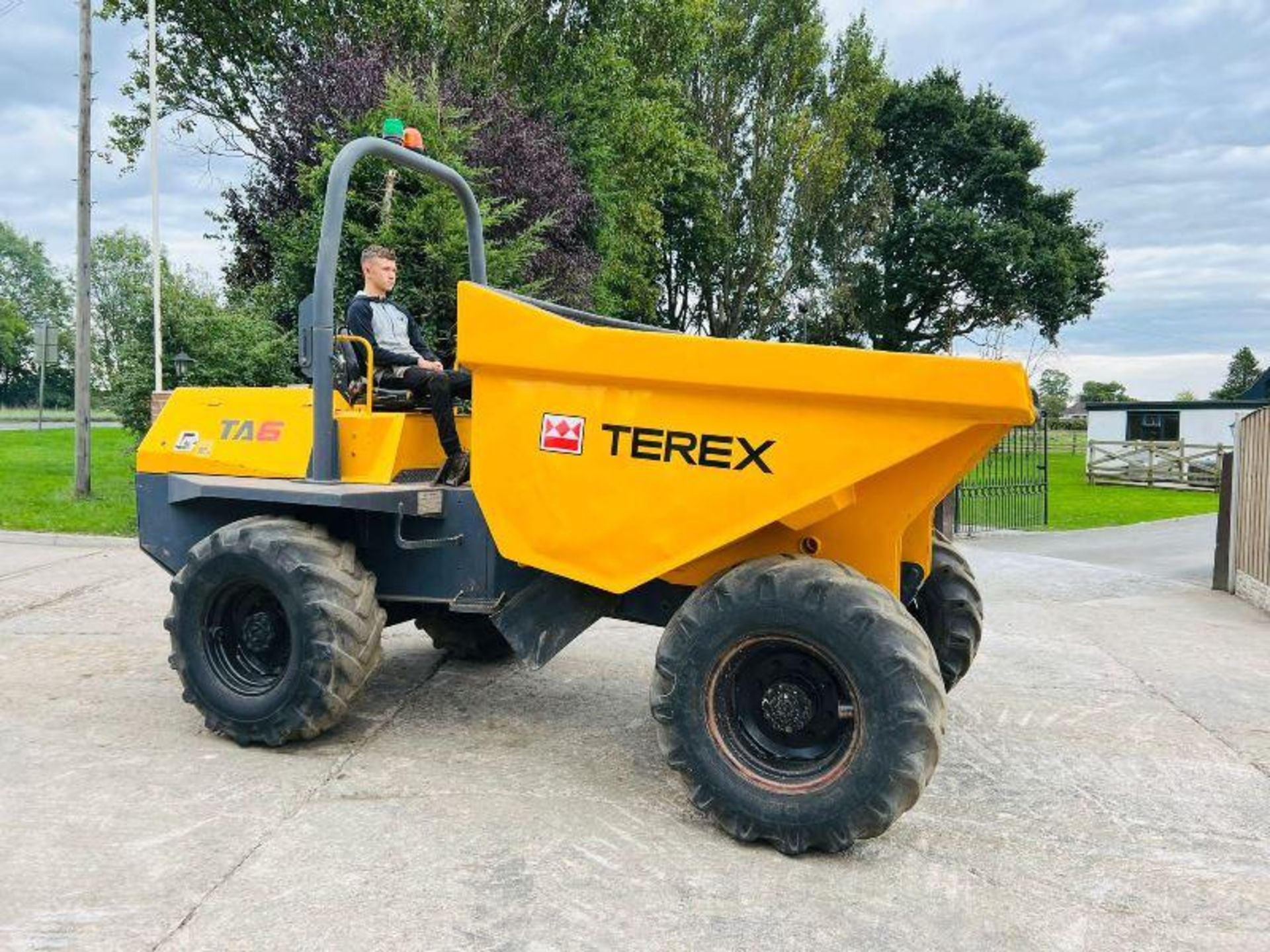 Terex Ta6 4wd Dumper * Year 2014 * C/W Role Bar - Image 3 of 12