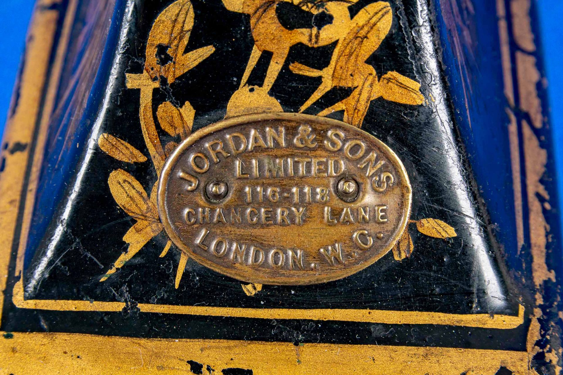 Antiker Tischstempel, England um 1900/20, goldfarben dekorierter schwarzer Stahlguss, seitlich Hers - Bild 3 aus 7