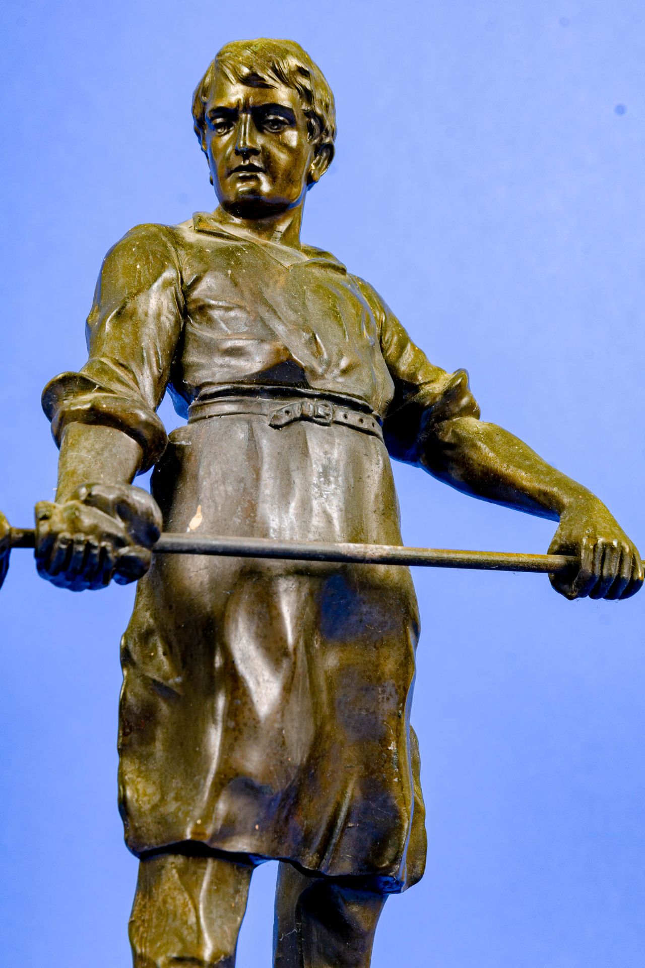 "Eisengießer", stehende Figur auf Natursteinsockel, ungemarkter Zinkspritzguss, Höhe ü. A. ca. 31 c - Image 10 of 11