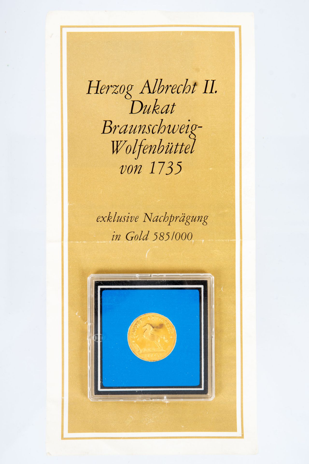 Herzog Albrecht - Gedenkmedaille, 585er Gelbgold, Durchmesser ca. 23,5 mm, ca. 3,5 gr. In orig. Bli