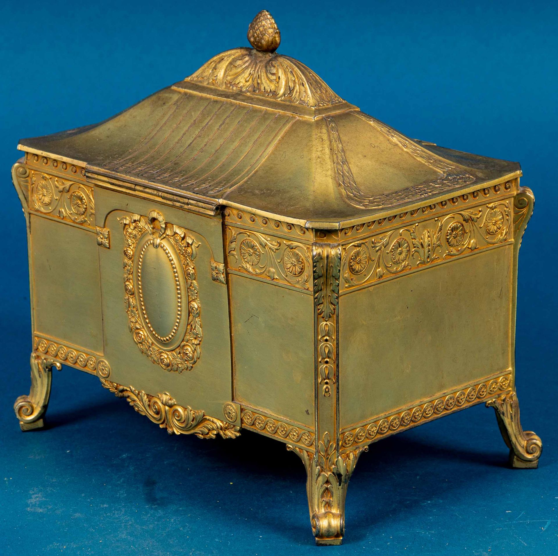 Dekorative Schmuckschatulle, Empire-Stil um 1900/20, ungemarktes goldfarbiges Metallgehäuse, innen - Image 5 of 17