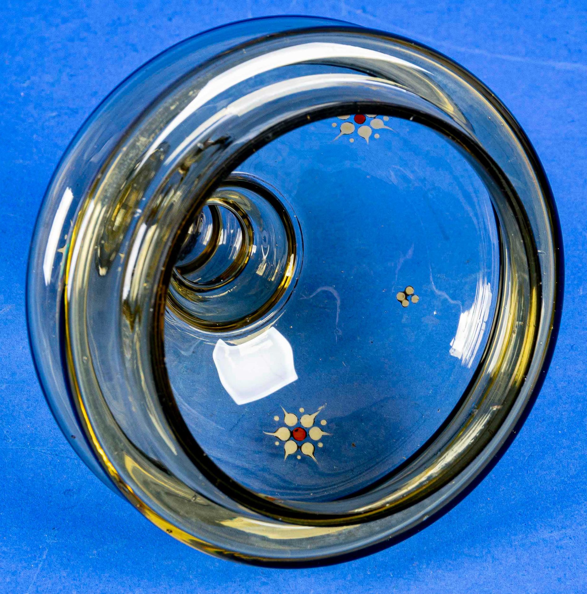 Antiker Glasdeckelpokal, Historismus Ende 19. Jhdt., grünliches Glas mit teils polychromem Emaille- - Image 11 of 11