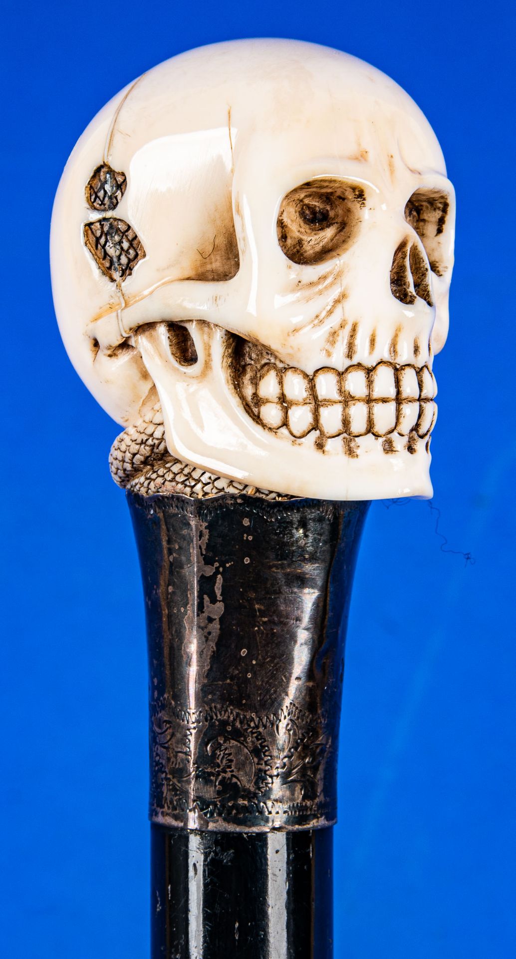 Spazierstock, Memento Mori, Elfenbein, Deutschland Anfang 20. Jhdt. Totenschädel, detailgerecht ges