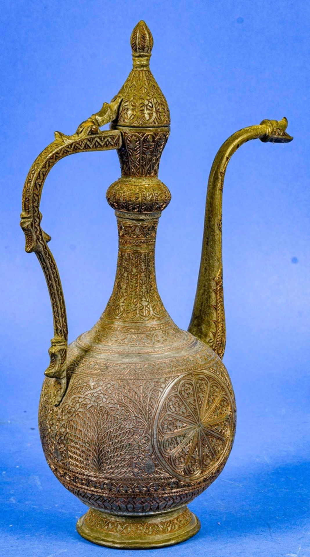 Äußerst aufwändig gravierte persische Deckelkanne, Kupfer, Höhe ca. 34,5 cm; Deckel sollte befestig - Image 3 of 9