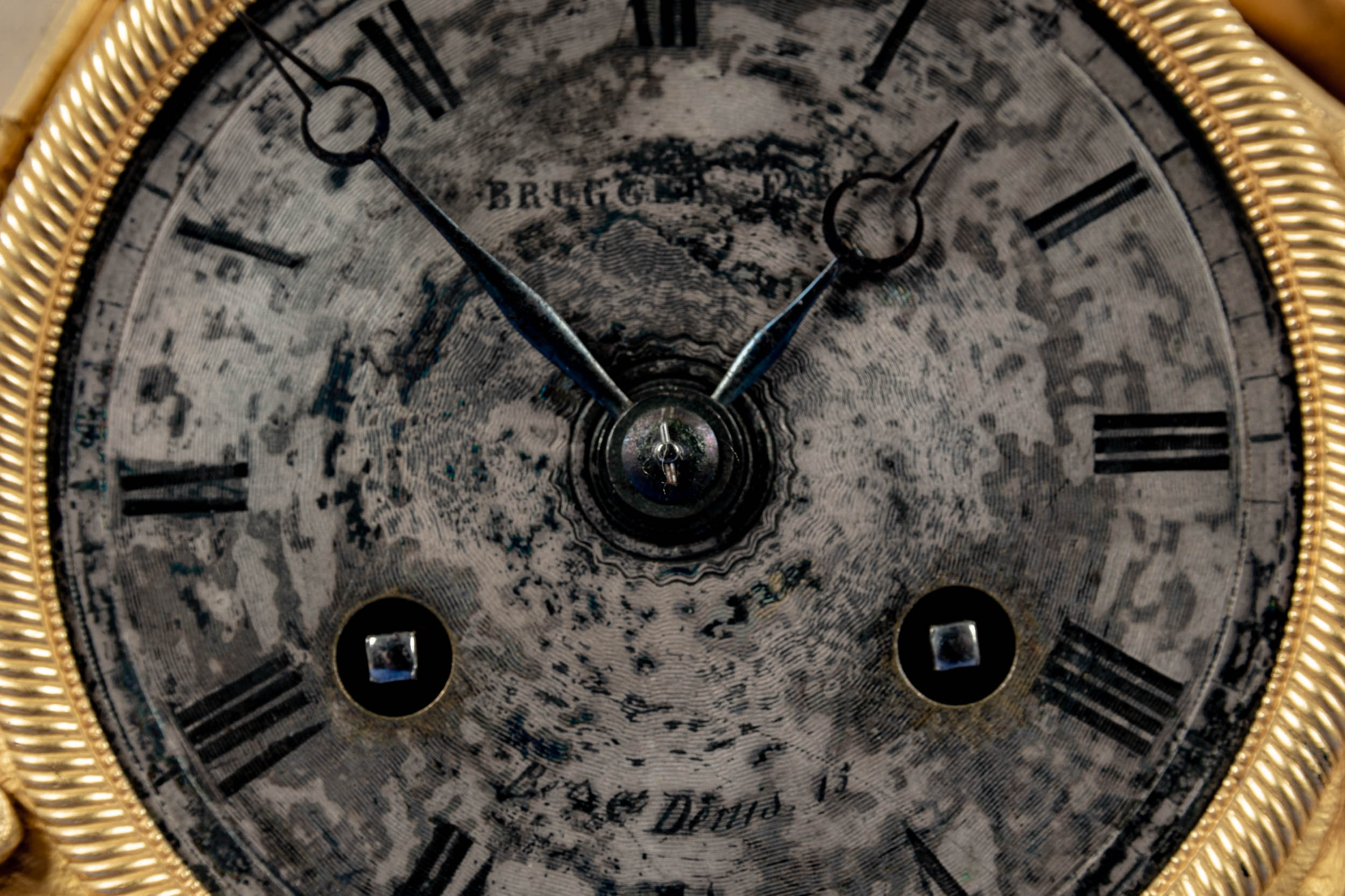 Feine antike Pendule, matt- und glanzvergoldetes Messinggehäuse, Frankreich um 1890; die Uhr von si - Image 5 of 17