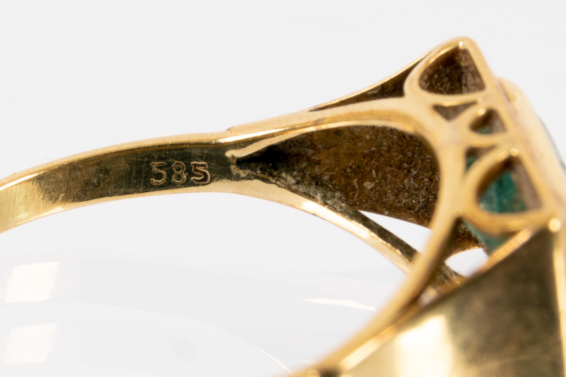 585er Gelbgold-Unisex-Ring mit grünem Farbsteinbesatz, ca. 2,5 gr. brutto, Ringinnendurchmesser ca. - Bild 5 aus 5