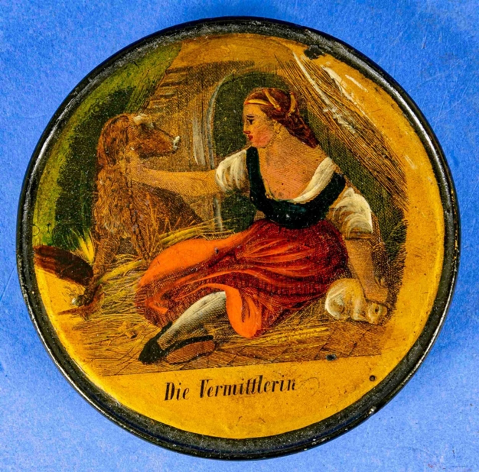 "Die Vermittlerin", flache, runde Deckeldose mit polychrom lithografiertem Deckelbild. Durchmesser  - Bild 2 aus 4