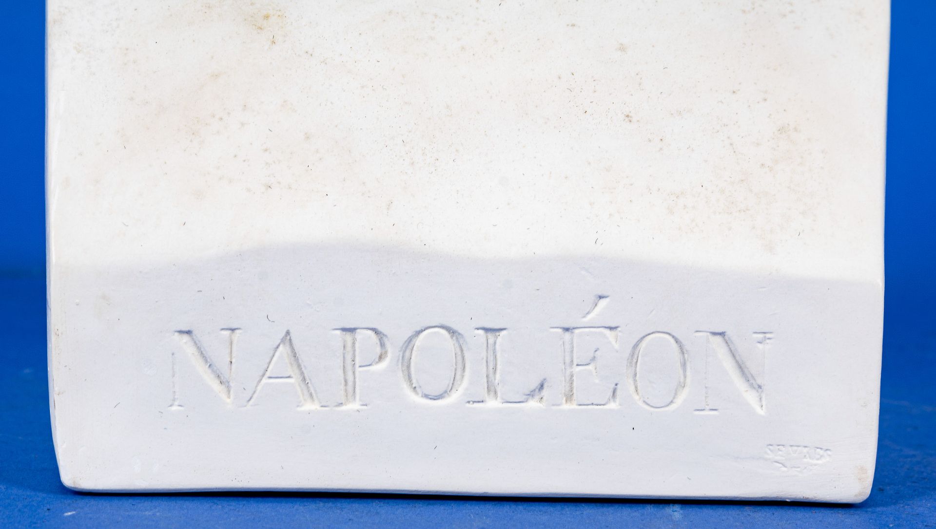 "Napoleon Bonaparte" - Büste, Bisquit-Porzellan (?) nach Chaudet, Höhe ca. 30 cm, guter Erhalt. - Image 4 of 10