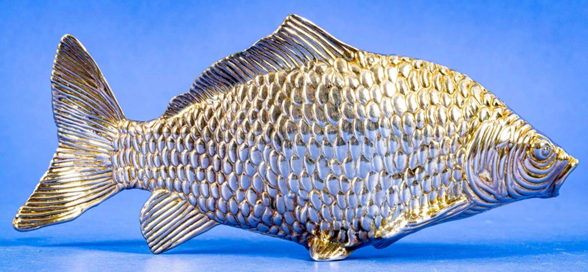 Serviettenhalter in Karpfenform, versilbertes Metall, Länge ca. 21 cm. - Bild 6 aus 8