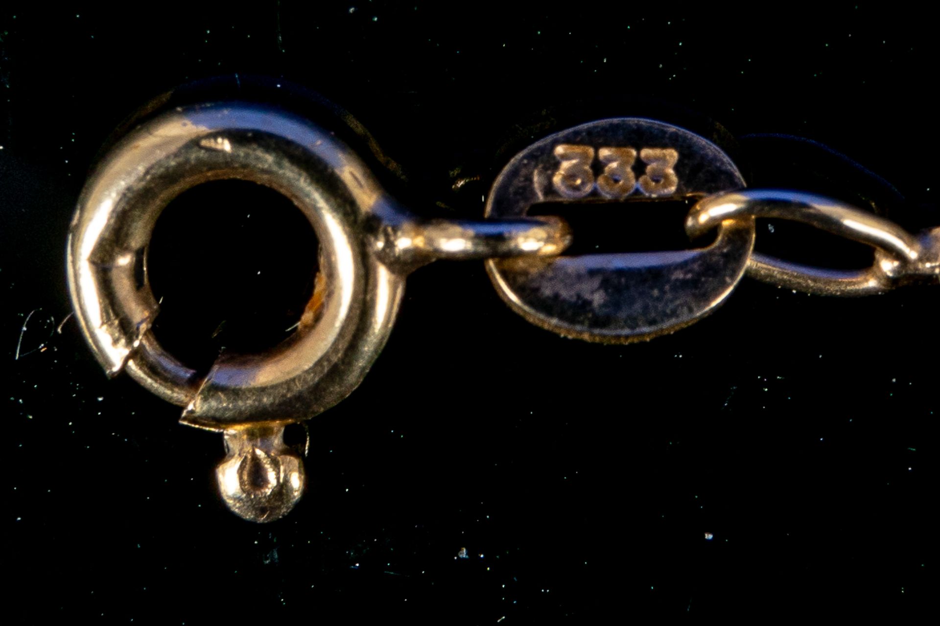 Zarte 333er Gelbgoldhalskette, Länge ca. 36 cm, schöner Erhalt, ca. 3 gr. - Image 3 of 3