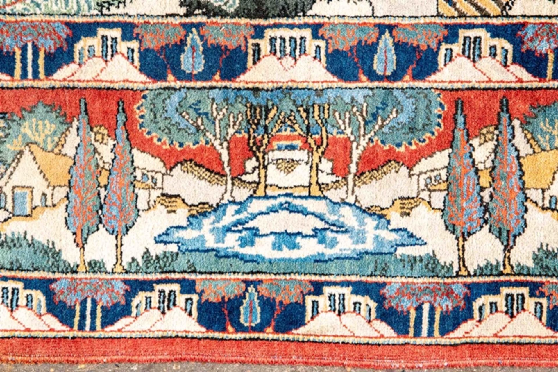 Antiker Bildteppich, wohl Isfahan, äußerst aufwändiger Architektur-, Tier- & Pflanzendekor; sehr sc - Bild 5 aus 9