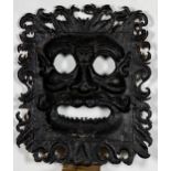 Antike Kamin-Maske, Schmiedeeisen, schwarz lackiert, 18./19. Jhdt., ca. 90 x 75 cm; selten; rücksei