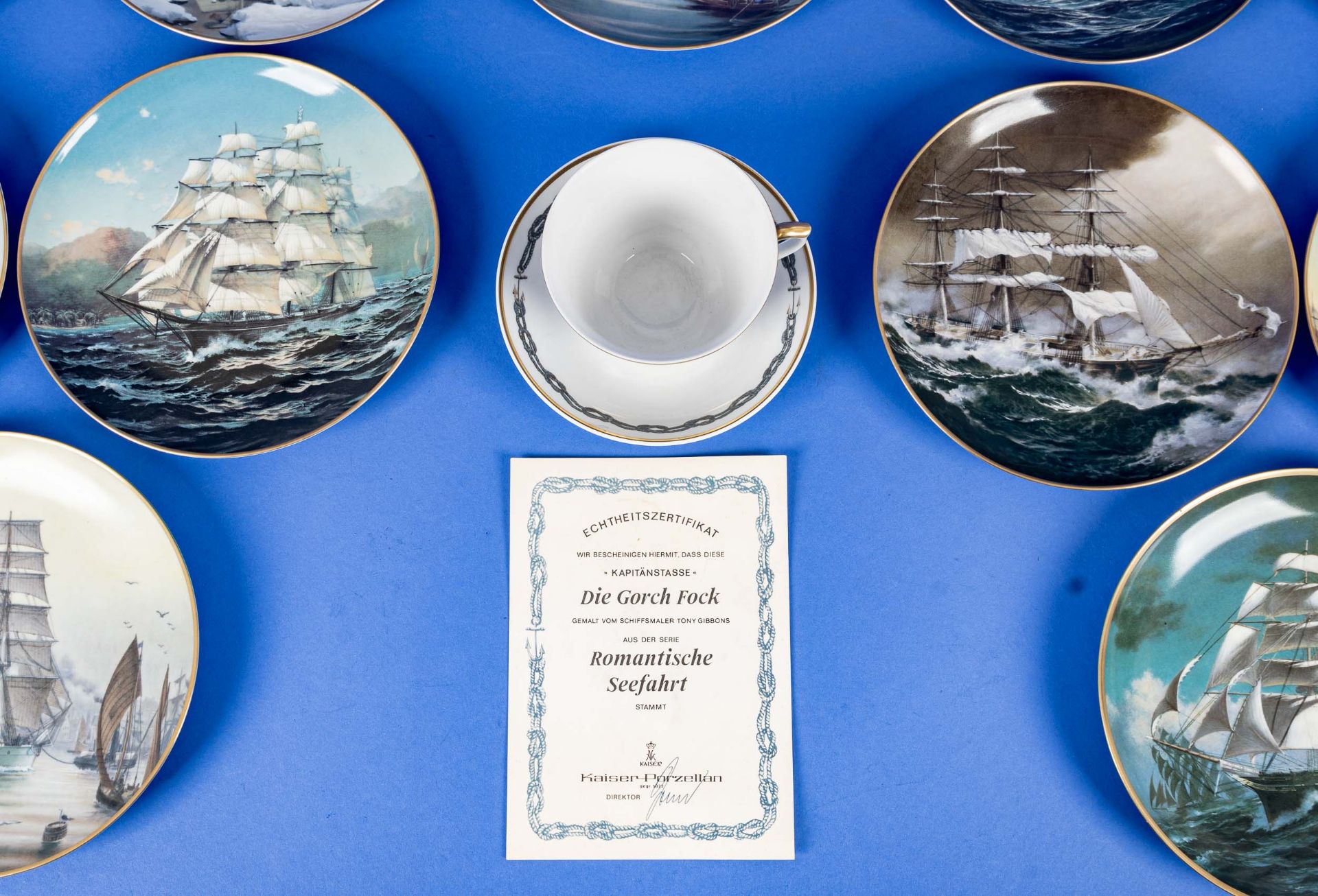 13teilige Sammlung maritimer Porzellan-Objekte, bestehend aus 2teiliger "GORCH FOCK" Kaffeetasse de - Bild 7 aus 14
