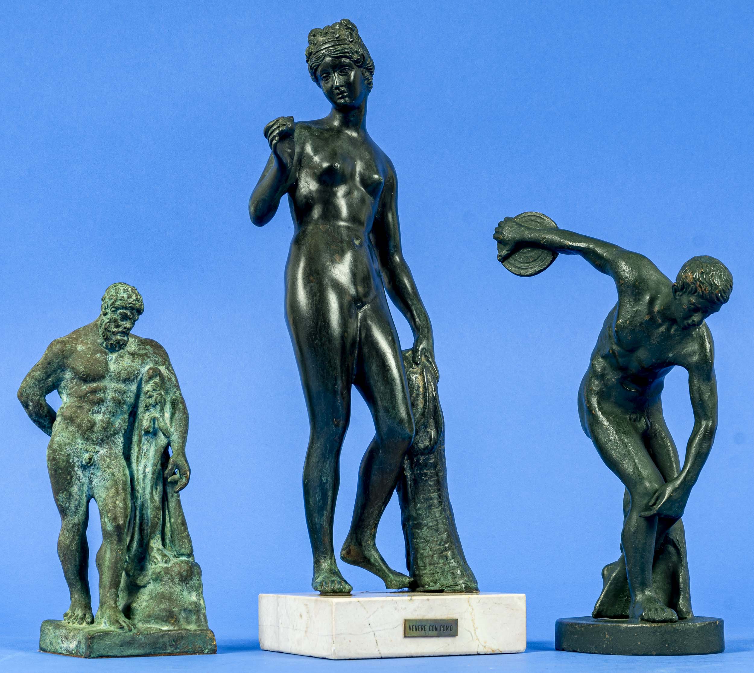 3teilige Sammlung "antiluzierender Figuren", Höhen von ca. 21 bis ca. 37 cm. Versch. Alter, Größen, - Image 2 of 9