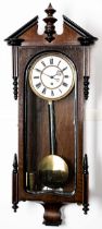 Antike eingewichtige Wanduhr, sogenannter Regulator, ungeprüftes Uhrwerk, Nussbaumgehäuse, um 1900/