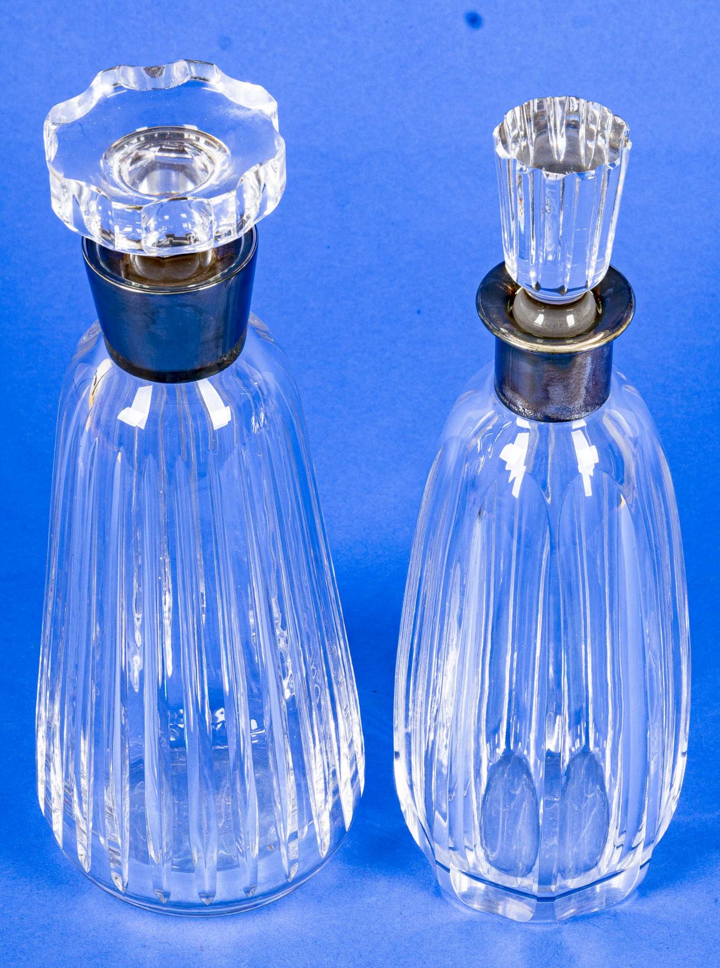 2 schwere dickwandige Kristallglas-Karaffen mit 925er Sterlingsilbermonturen. Höhe je ca. 27,5 cm. - Image 3 of 11