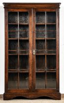 2türiger Bücherschrank mit 4 festen Einlegeböden, Eichenholzkorpus lackiert, wohl 1930er/40er Jahre
