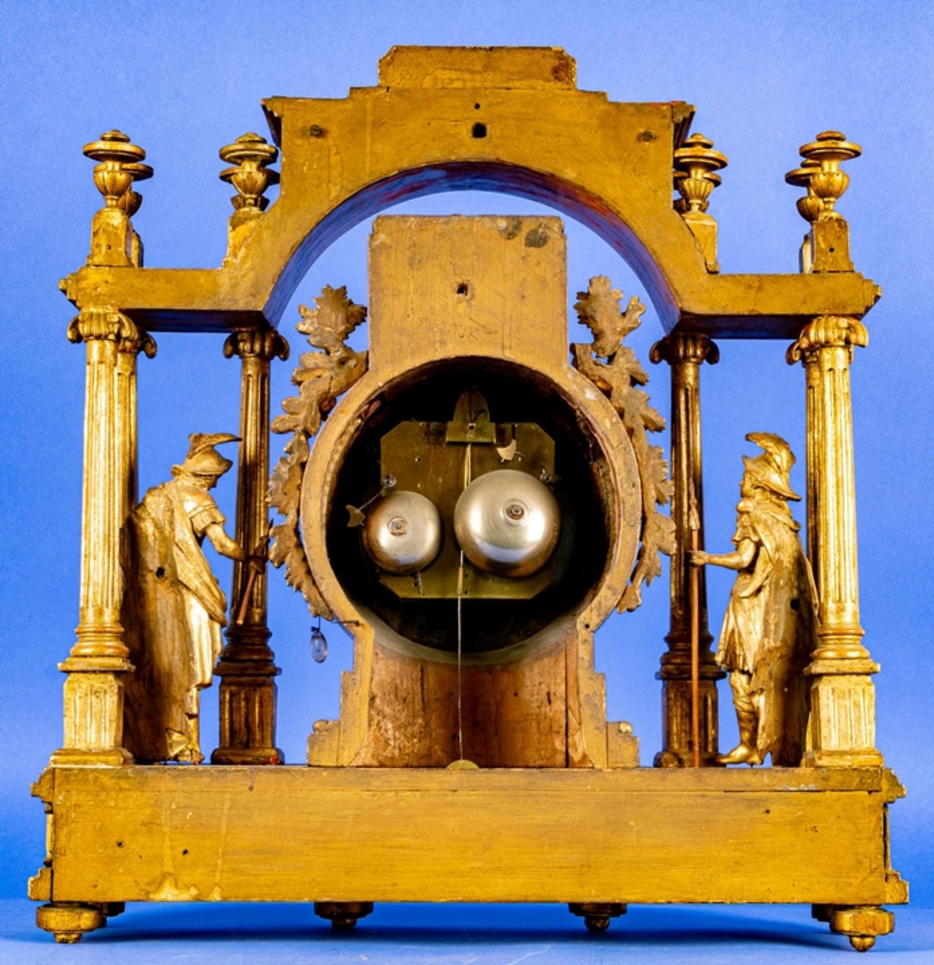 Imposante Kaminuhr, tempelartiges, holzgeschnitztes Uhrengehäuse, Österreich/Ungarn um 1770/90; von - Bild 28 aus 32