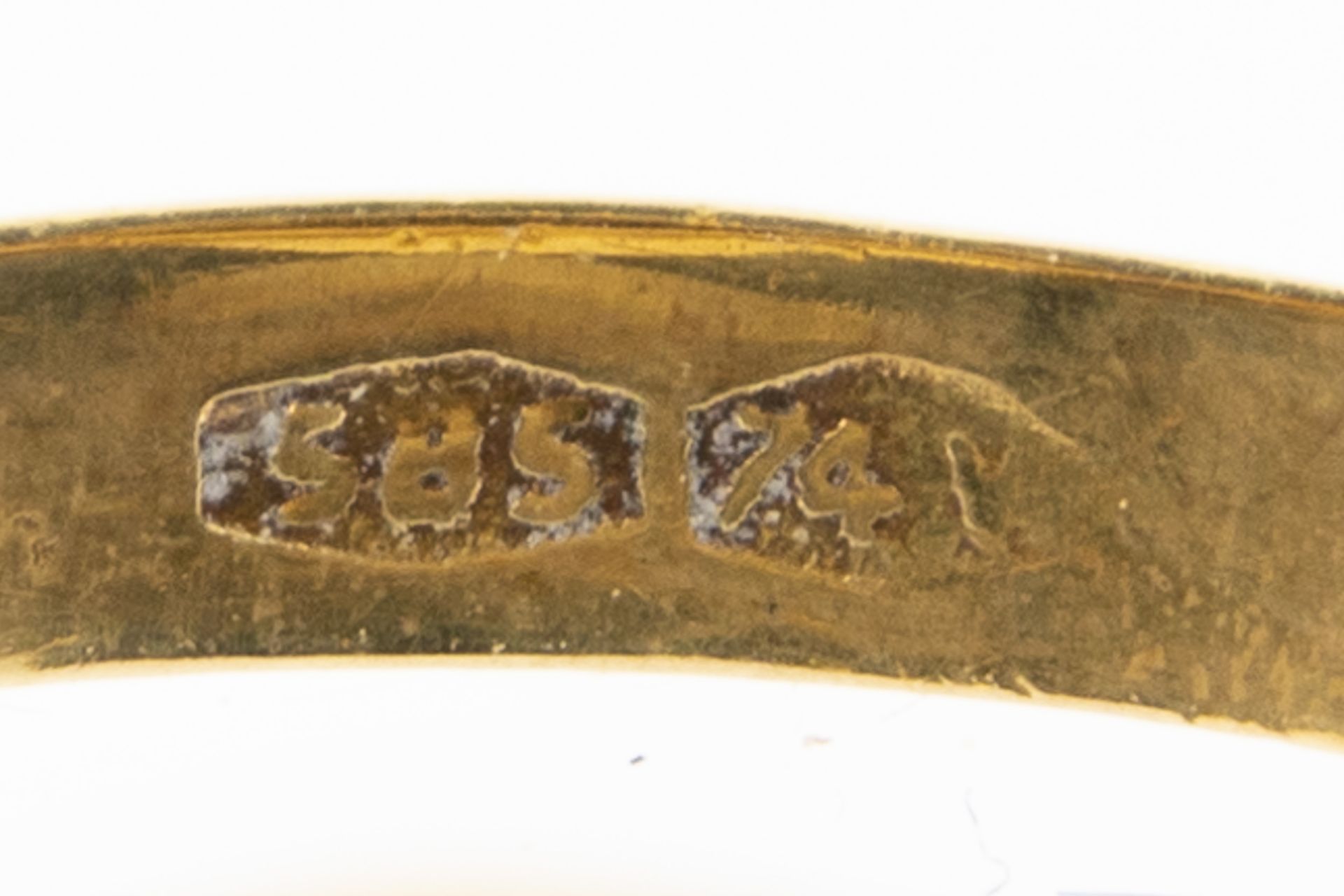 Alter 585er Gelbgold-Ring, an einen "Dutt" erinnernd, Innendurchmesser ca. 17 mm, ca. 5 gr. - Bild 5 aus 5