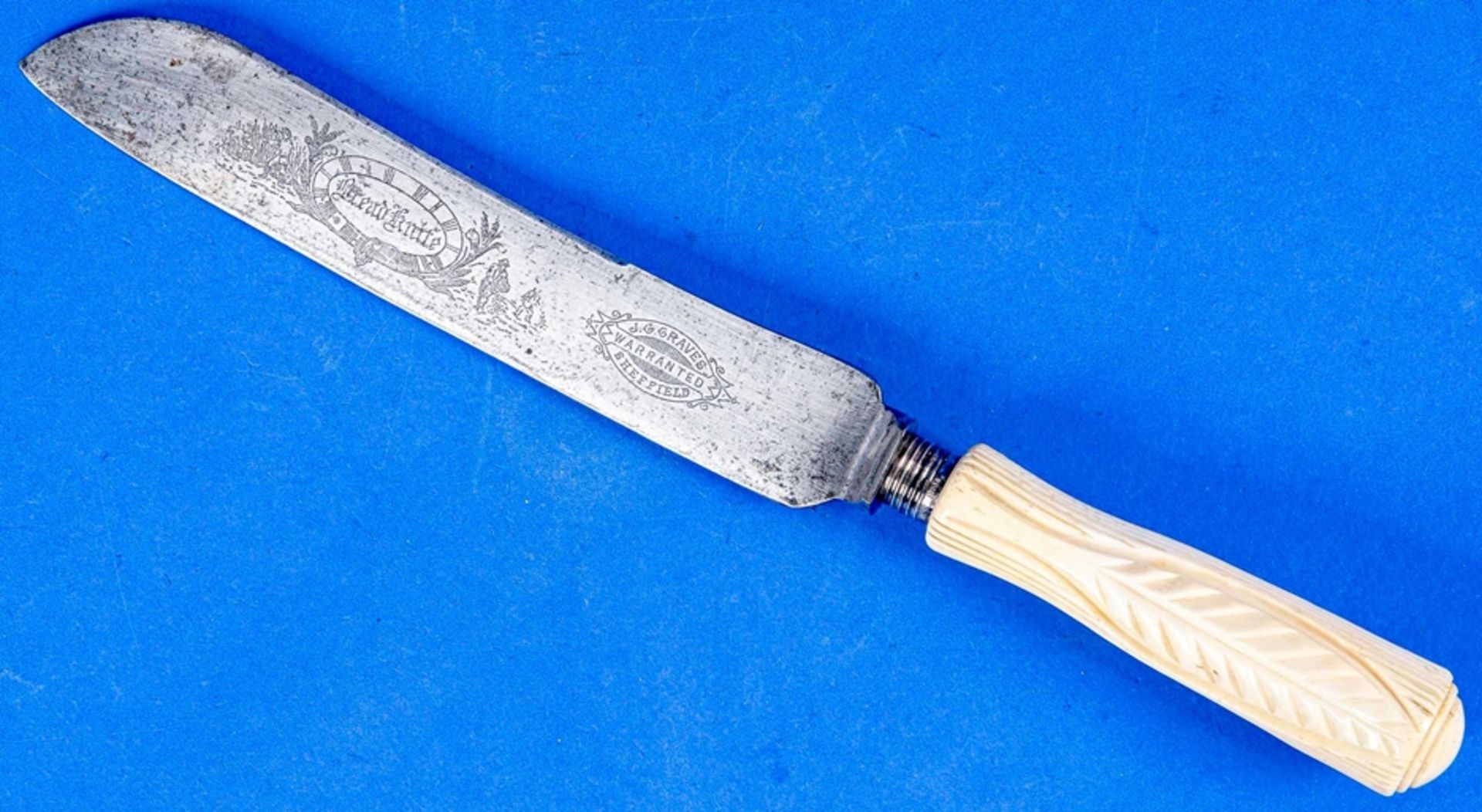 Antikes englisches Brotmesser der Marke: J. G. Graves Sheffield; Länge a. 32 cm, Griffstück aus bes