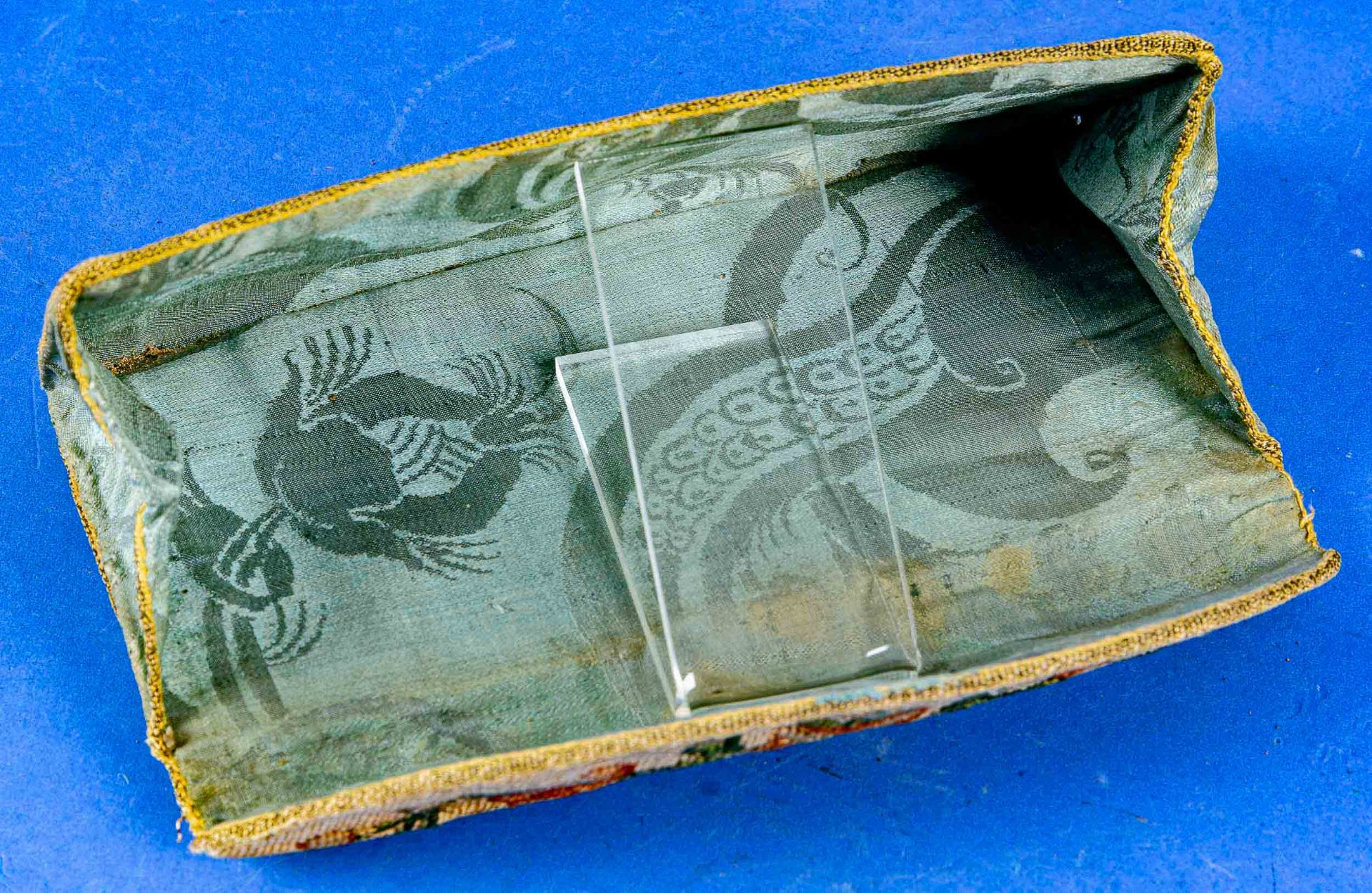 Antike Brieftasche, aufwändige Petit-Point-Stickerei, innen mit bläulichem Seidenstoff ausgekleidet - Image 5 of 5