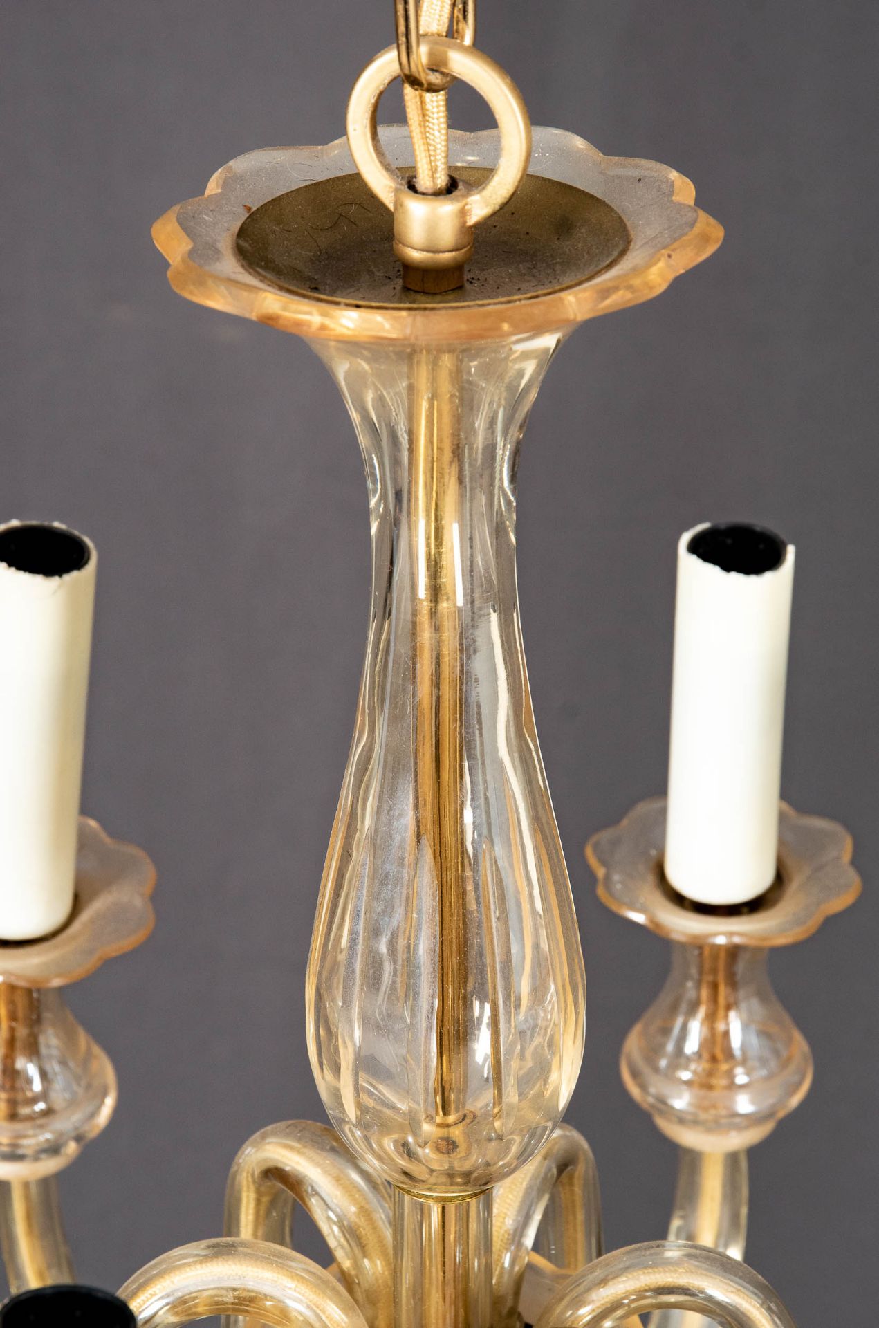 Zeitlos eleganter 6armiger italienischer Glas-Deckenleuchter, Höhe ca. 67 cm, Durchmesser ca. 40 cm - Bild 6 aus 8