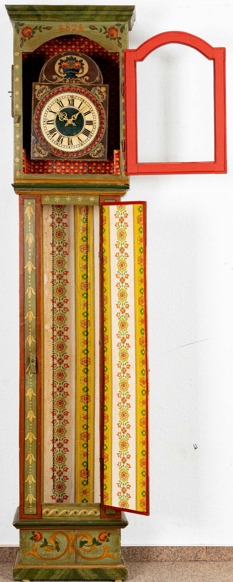 Alte Bodenstanduhr, polychrom mit bayrischer Bauernmalerei staffiertes Nadelholzgehäuse, 19. Jhd., - Image 8 of 12