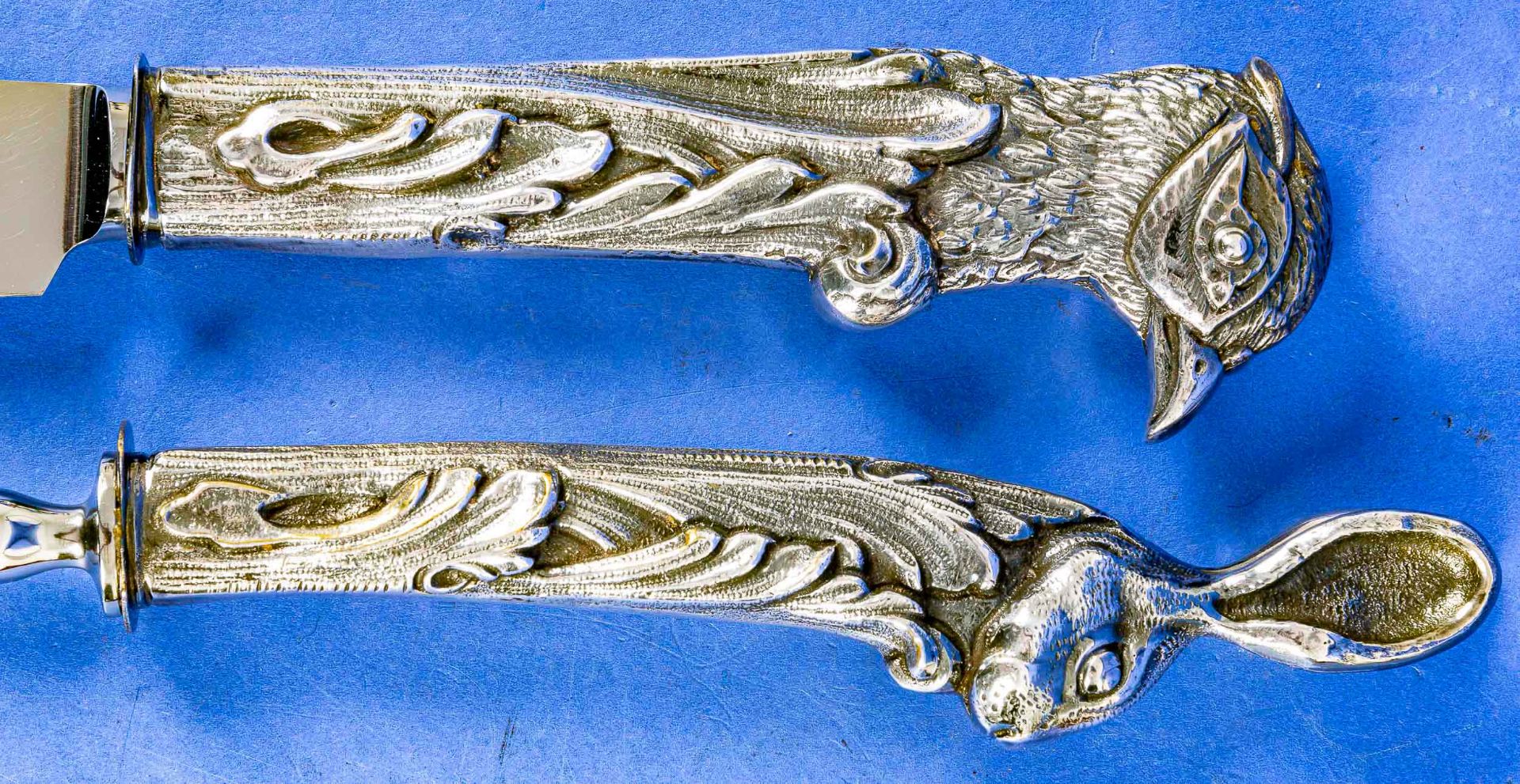 Prachtvolles Tranchierbesteck, bestehend aus Fleischgabel & Bratenmesser; opulent gestaltete Griffs - Bild 3 aus 7