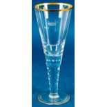 Großes Lauensteiner Pokalglas, farbloses Kristallglas mit aufwändigen Schliffdekoren; Luftblasenein