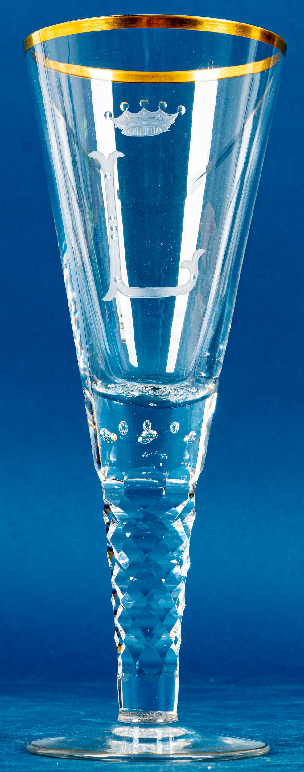 Großes Lauensteiner Pokalglas, farbloses Kristallglas mit aufwändigen Schliffdekoren; Luftblasenein - Bild 2 aus 7