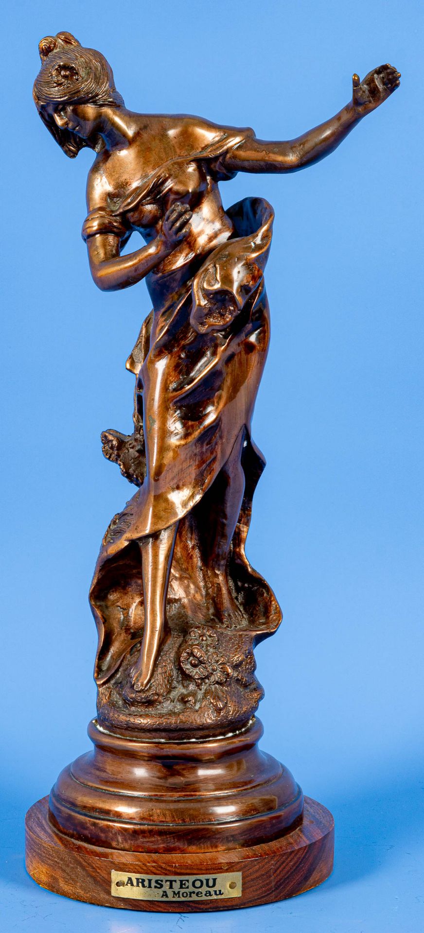 "Aristeou", bronzierter Metallguss auf mehrfach getrepptem Fuß, auf Holzplatte montiert, Ende 20. J