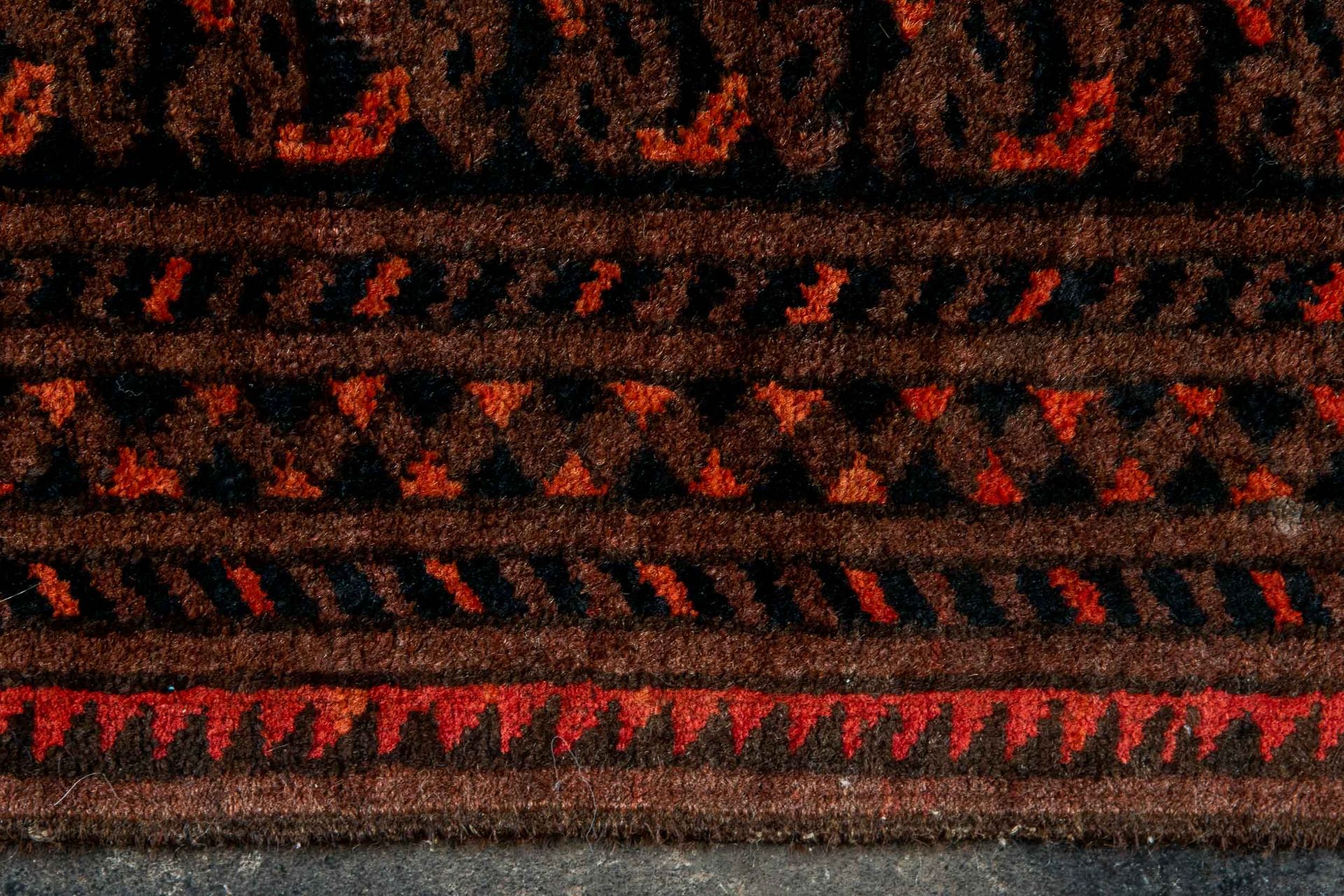 Größere Afghan - Teppichbrücke der 1960er/70er Jahre, ca. 236 x 159 cm, Wolle auf Wolle, von mehrer - Bild 4 aus 9