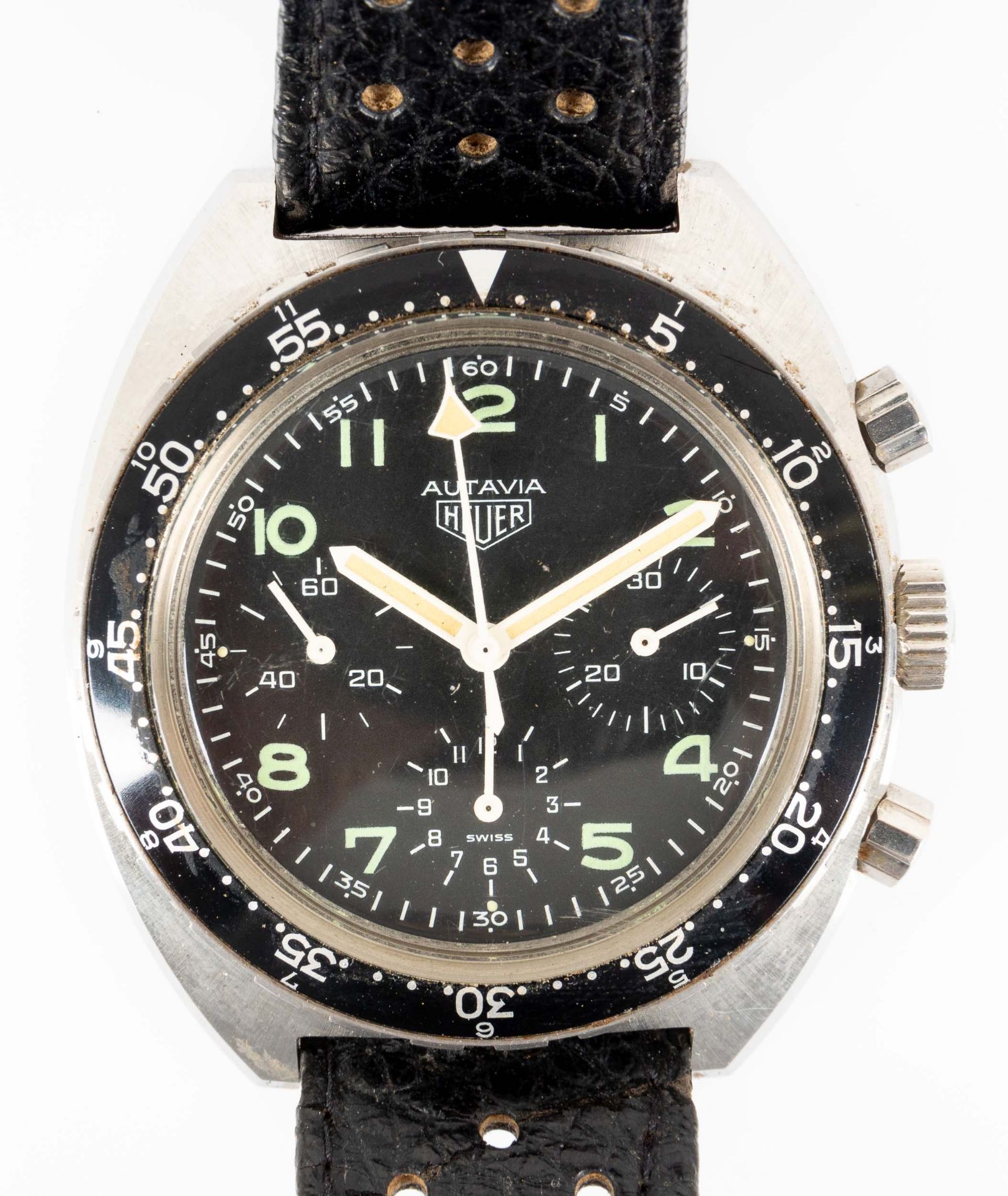 Gesuchte HEUER Chronograph AUTAVIA der 1960er/70er Jahre, Military-Ausführung, Gehäusedurchmesser c