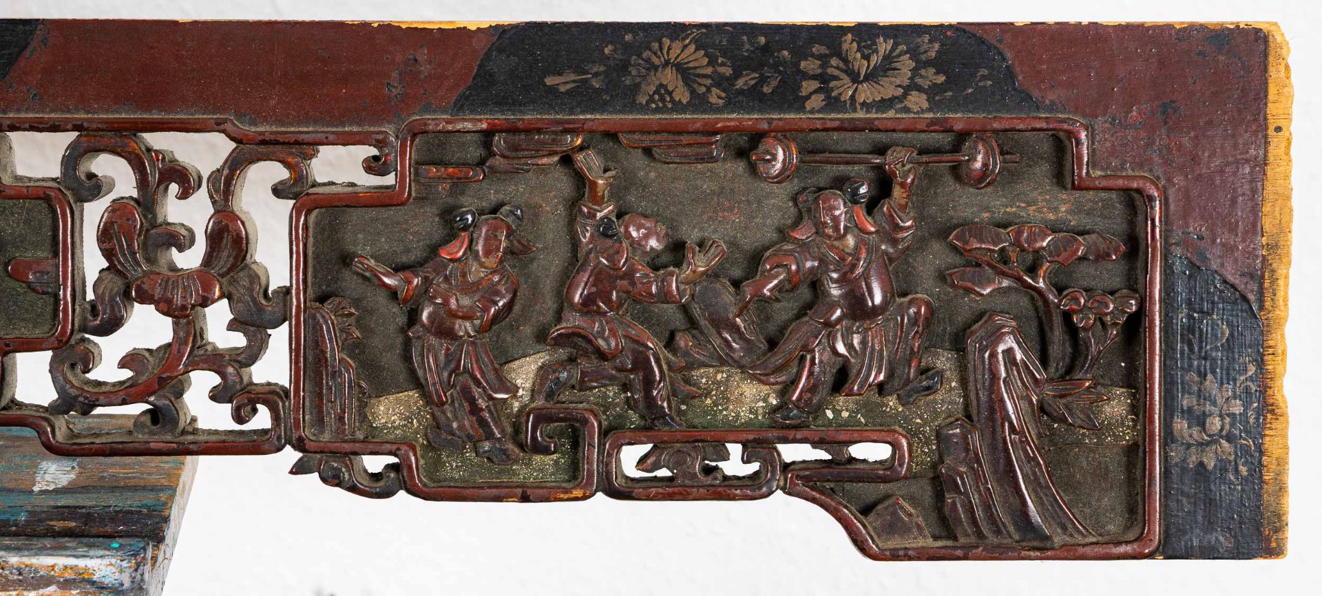 Geschnitztes antikes Wandpaneel, China, Qing - Dynastie.  Das Wandpaneel mit 5 figural beschnitzten - Bild 6 aus 9