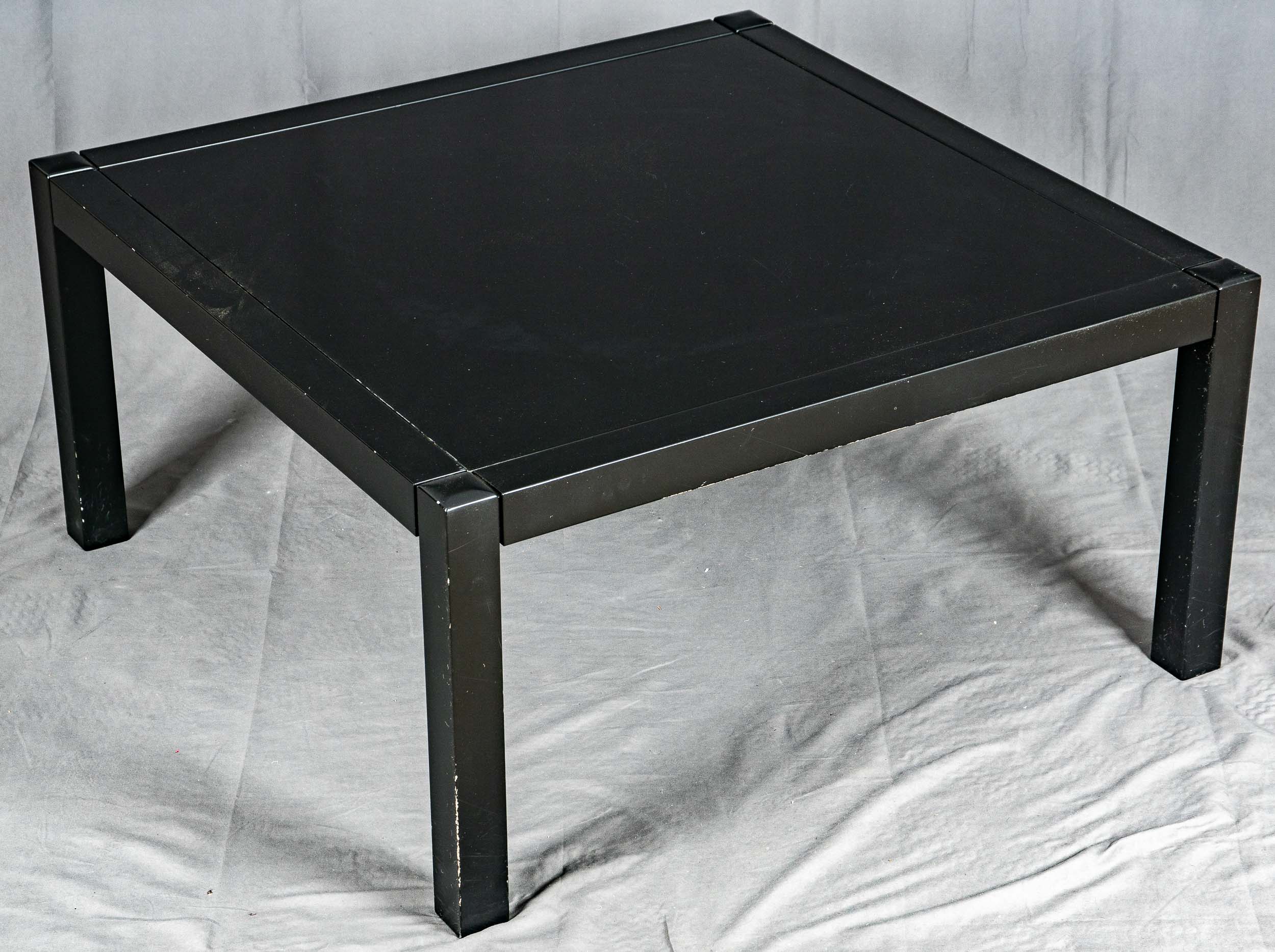 Großer, quadratischer Couchtisch, schwarz lackiertes, ungemarktes Holzgestell mit mittig eingelegte - Image 3 of 5