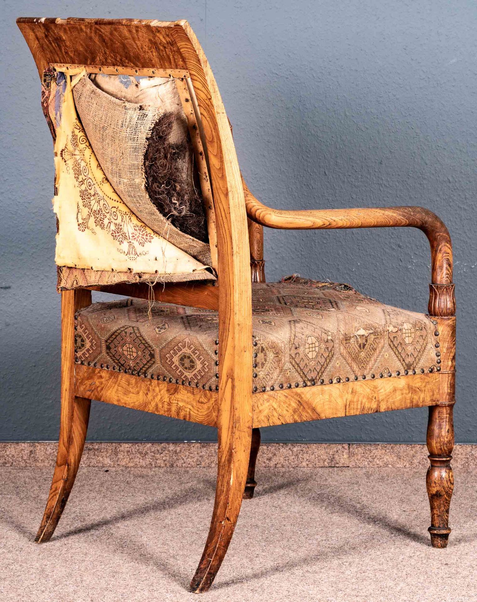 Eleganter Armlehnstuhl/Armlehnsessel mit Brandstempel "HME unter Krone", welcher laut Aussage des V - Bild 10 aus 11
