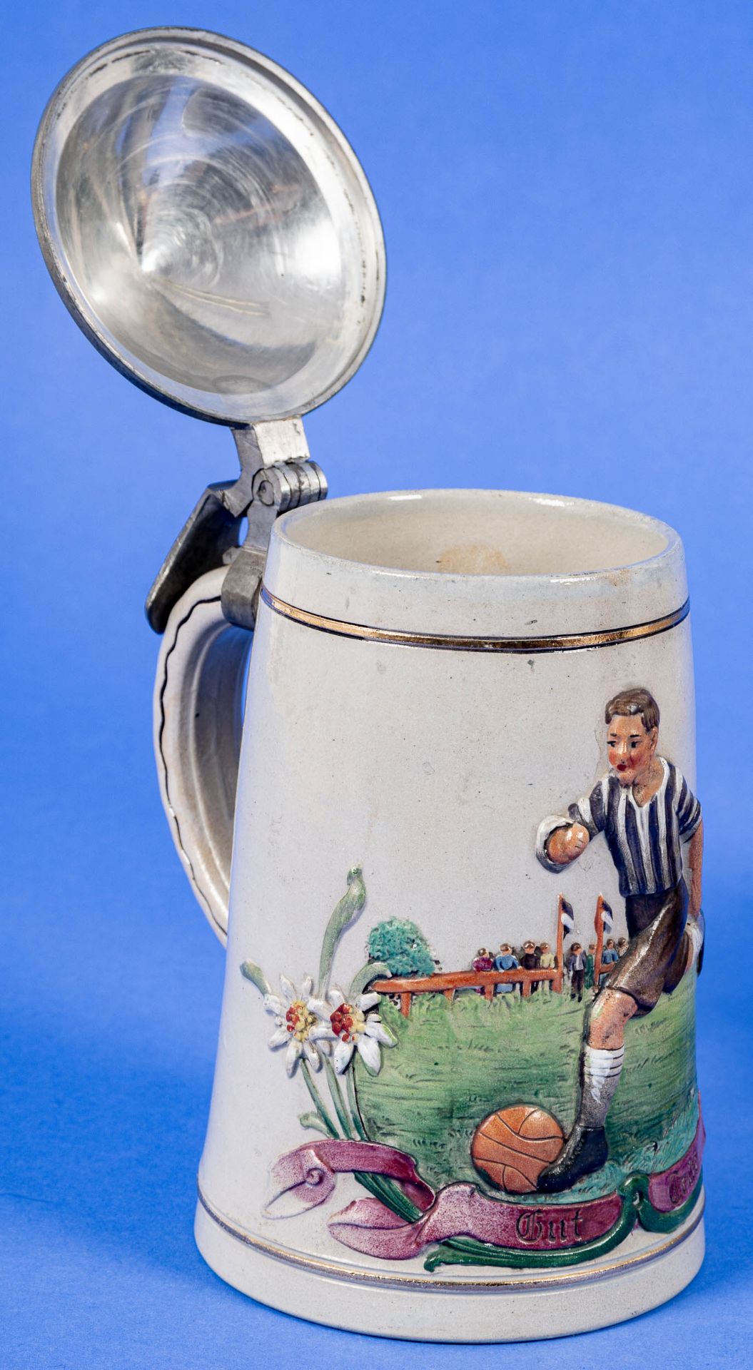 "Gut Tritt", Paar seltener Fußball-Bierkrüge, 1 x am Deckel dat. 1912, graues Steinzeug mit teils p - Bild 5 aus 18