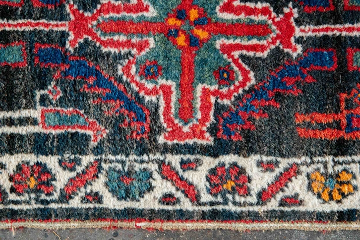 Ältere Teppichbrücke Yalameh, ca. 208 x 160 cm, abstrakter, geometrischer, faunaler & floraler Deko - Bild 4 aus 7
