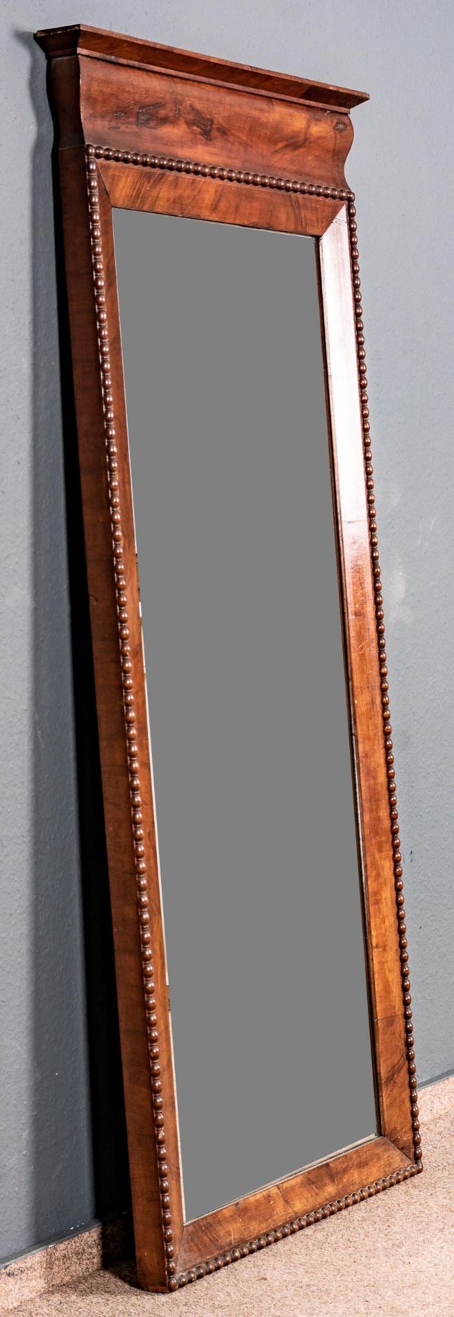 Schlichter antiker Spiegel, hochrechteckige Grundform, Nussbaum, deutsch um 1850/60, guter, gebrauc - Bild 3 aus 4