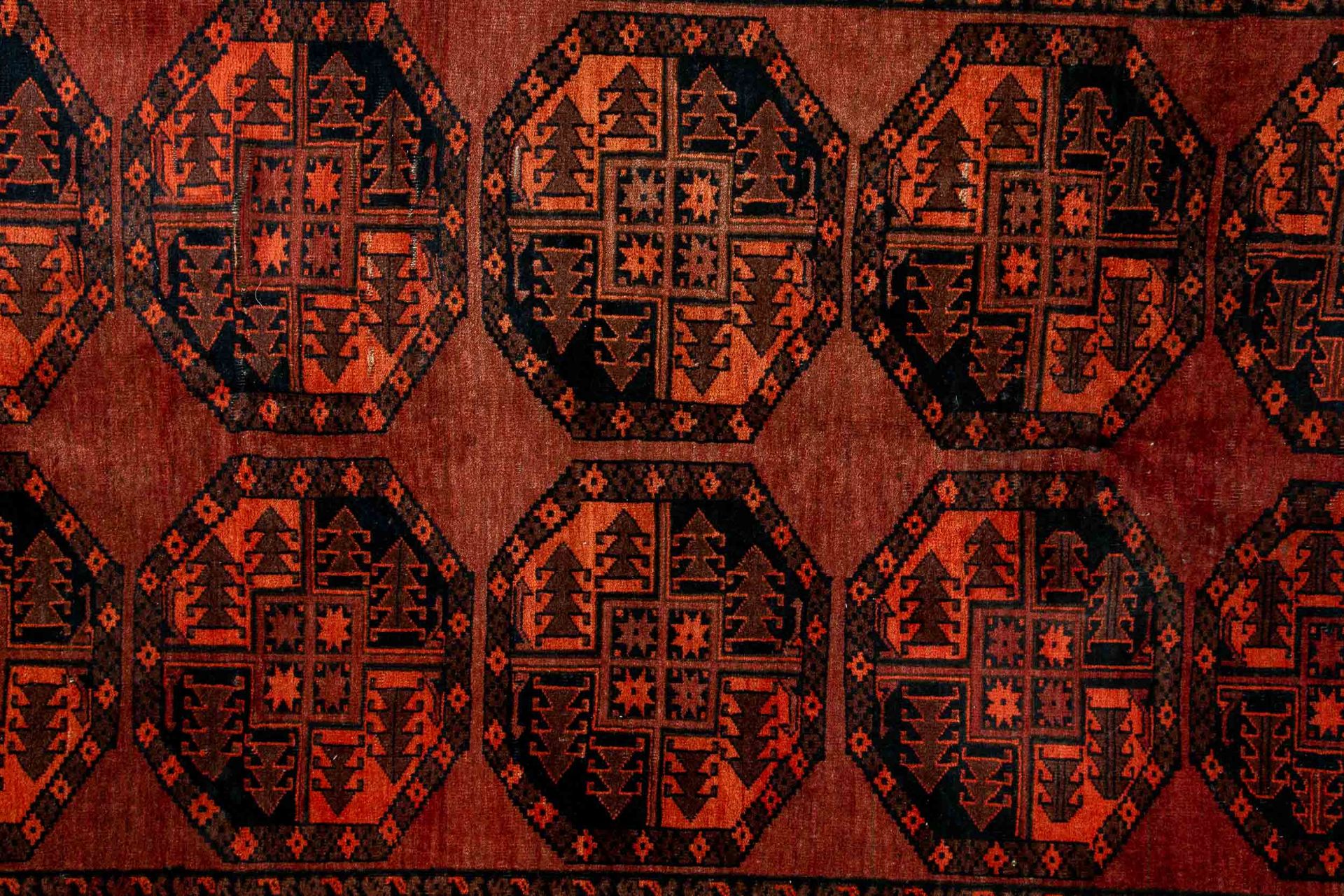 Größere Afghan - Teppichbrücke der 1960er/70er Jahre, ca. 236 x 159 cm, Wolle auf Wolle, von mehrer - Bild 2 aus 9