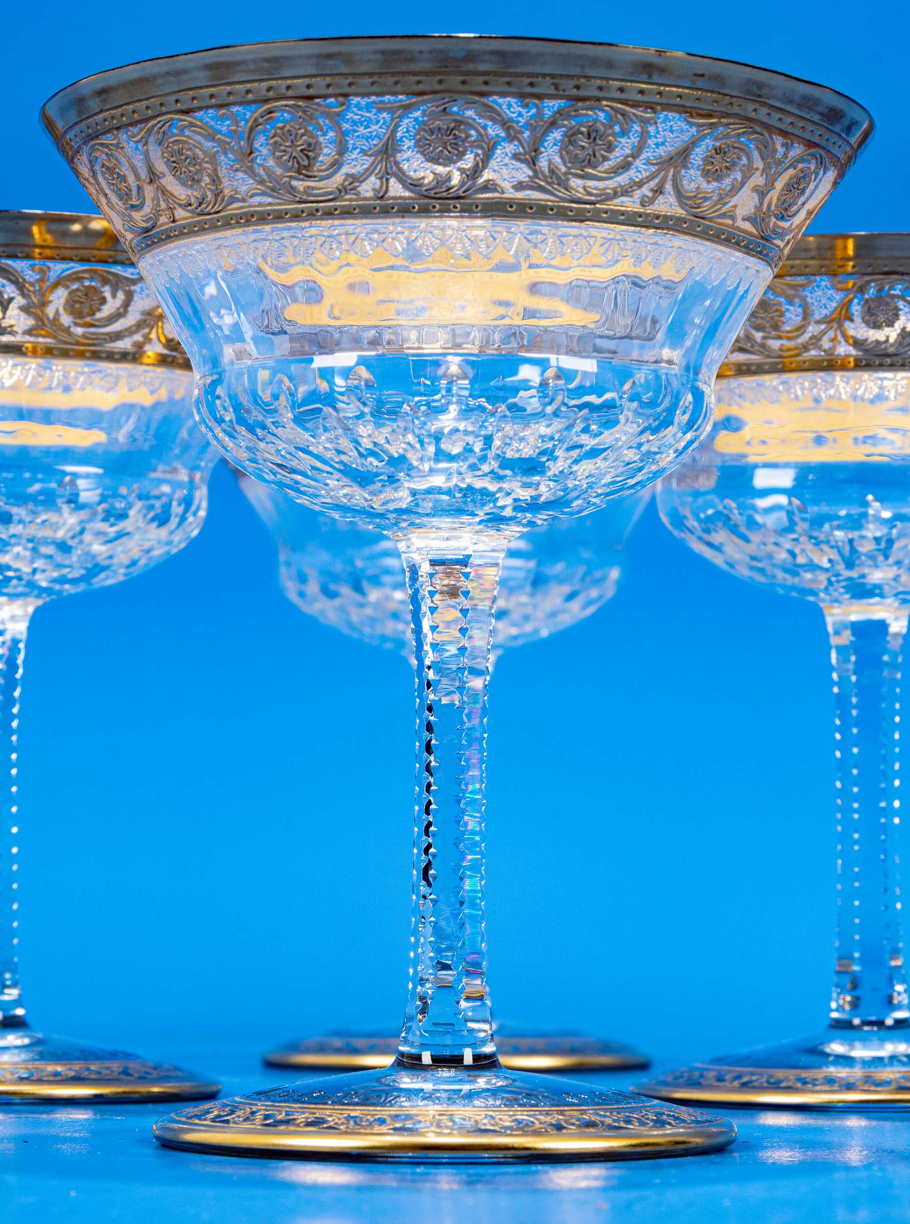Folge von 6 edlen Champagnerschalen, schweres, farbloses Kristallglas mit aufwändigen Gold- & Schli - Bild 4 aus 8