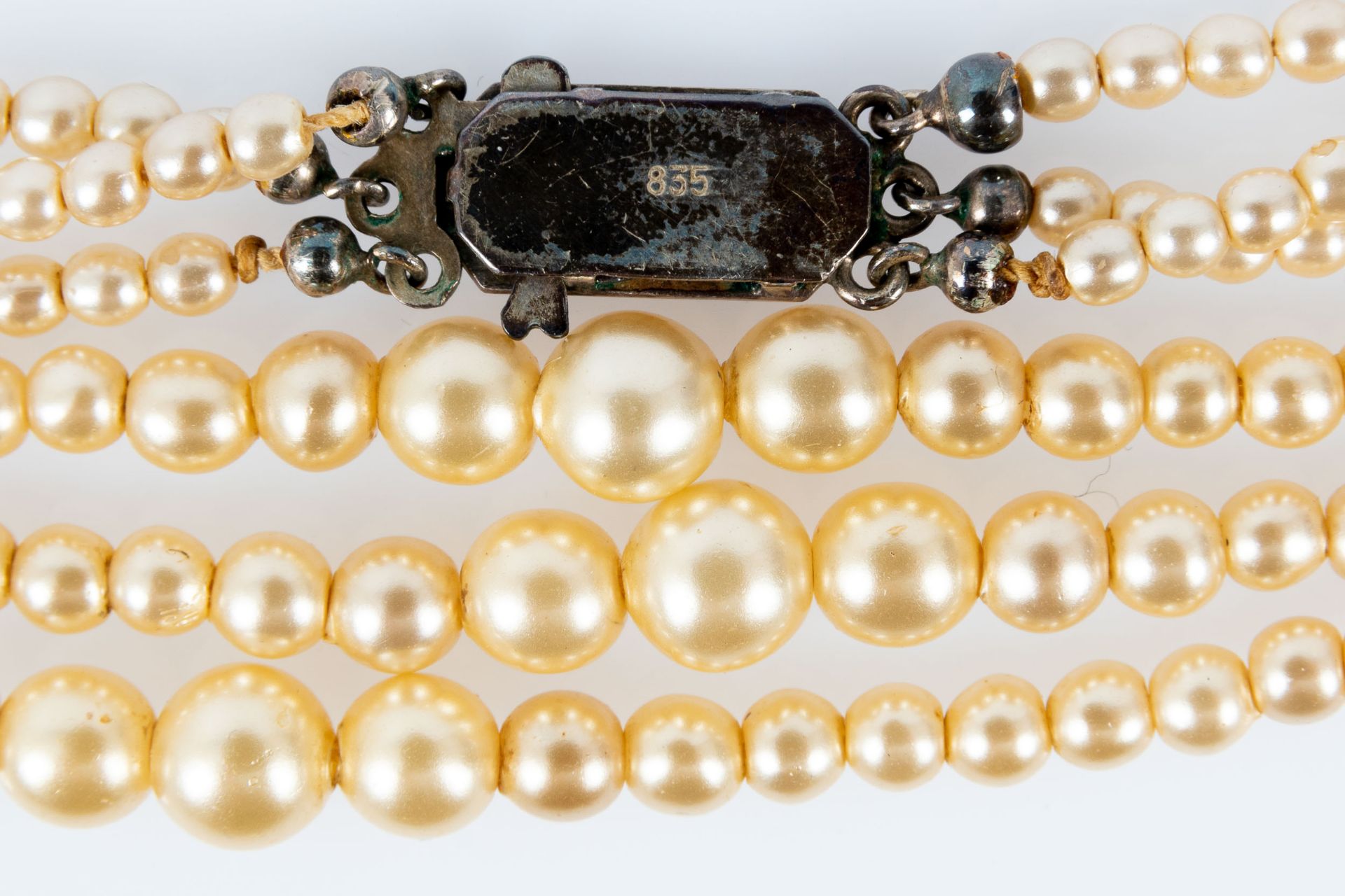 3reihiges, antikes Perlencollier/3reihige Perlenkette um 1900/20, im Verlauf größer/kleiner werdend - Image 3 of 3