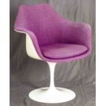 Drehbarer "Tulip-Chair" mit Armlehnen, Entwurf: Eero & Saarinen für Knoll, weiß lackiertes Aluminiu