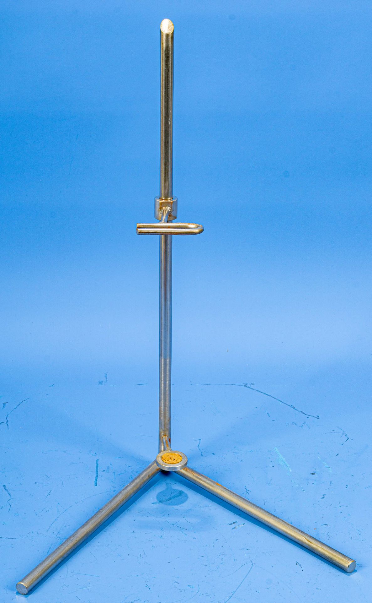 Extra angefertigter Eisenständer für Philippinenschwert, Höhe ca. 47 cm. - Bild 2 aus 6