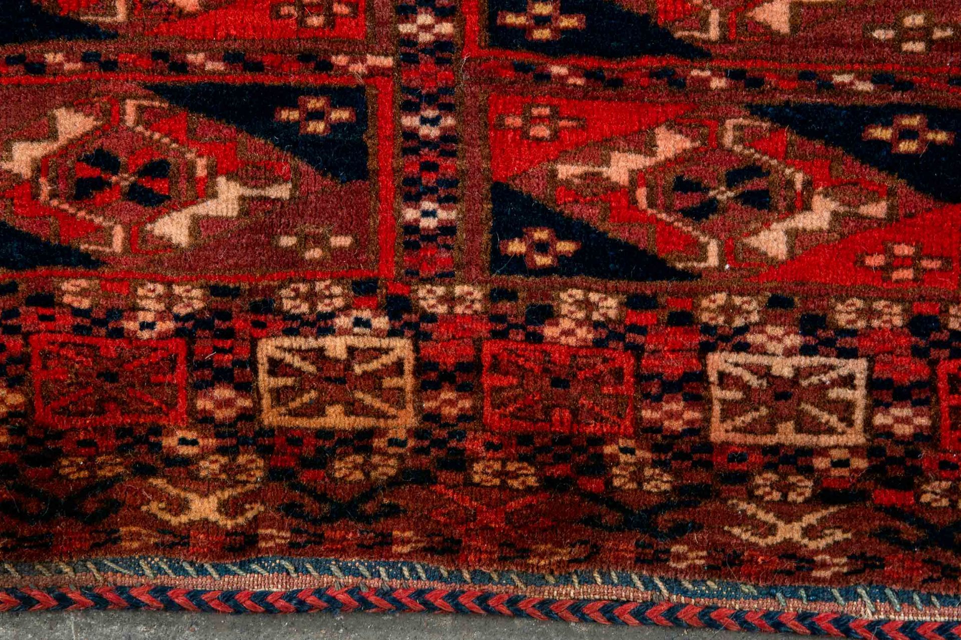 Alter Zeltbehang Tekke-Turkmene, ca. 63 x 122 cm. - Bild 5 aus 8