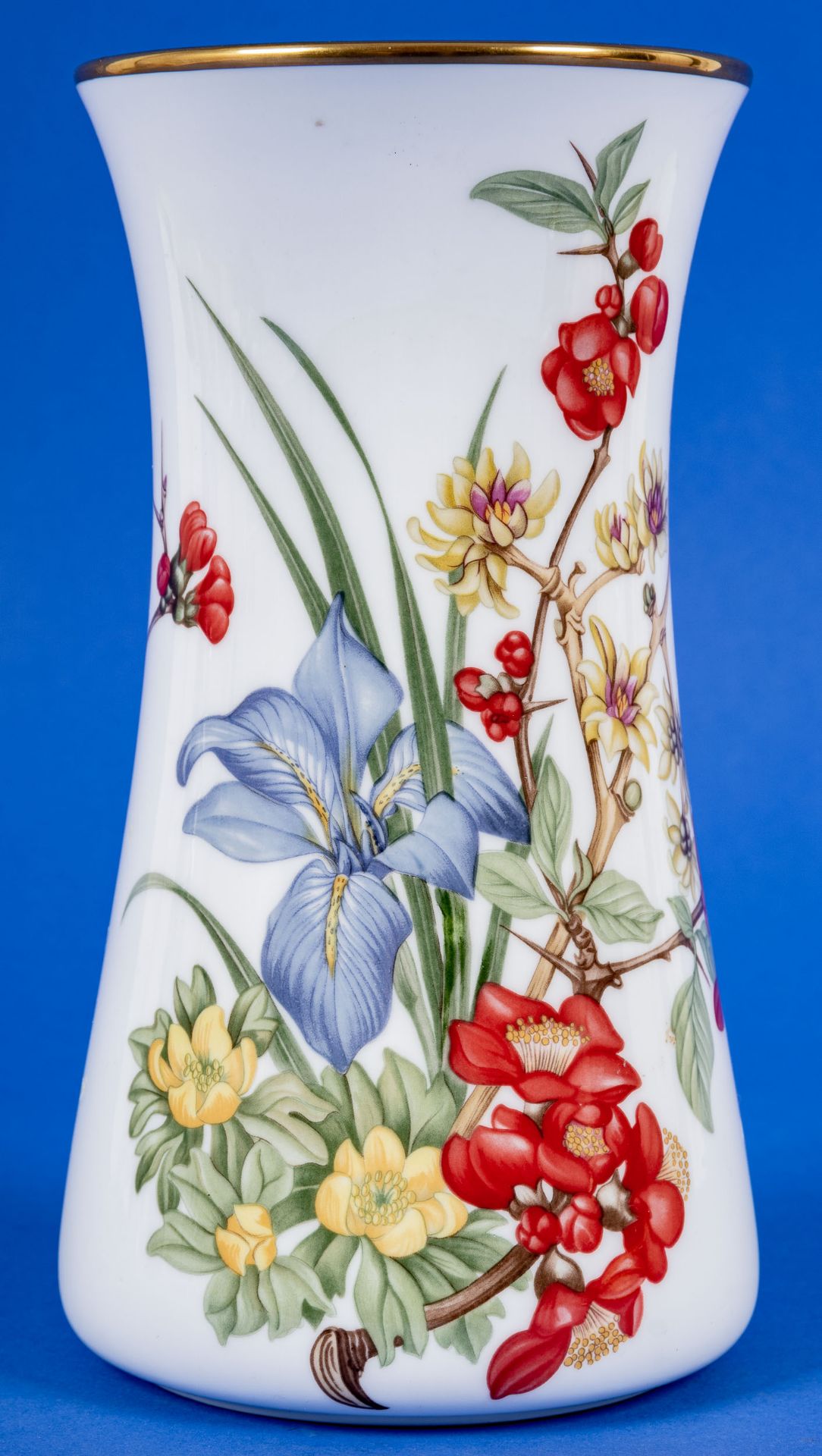 Keulenförmige Blumenvase, Wedgewood, Bone-China, Höhe ca. 22 cm, polychrom lithografierte Floraldek - Bild 4 aus 5