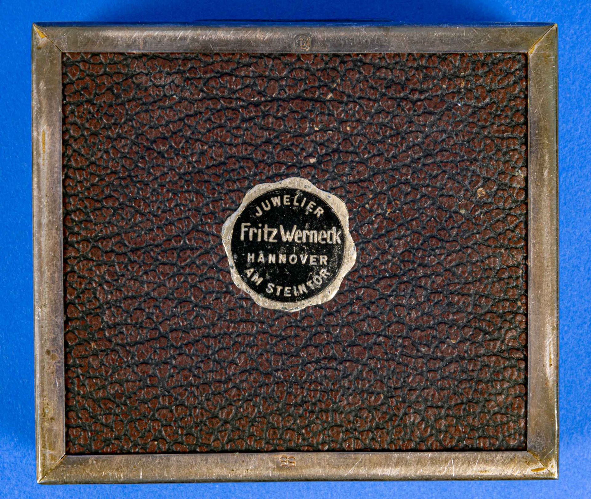 3 versch. Deckeldosen, 1 x Silberdraht, uneindeutig punziert, Durchmesser ca. 5,2 cm, 1 x versilber - Image 4 of 6